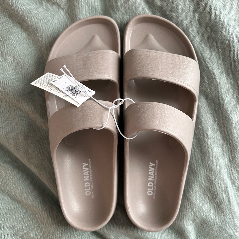 NWT Old Navy Gray Sandals